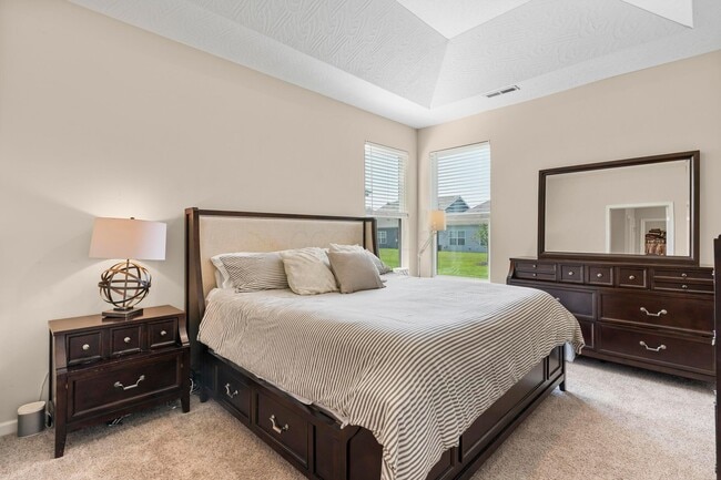 Building Photo - 220 Woodland Sky Dr