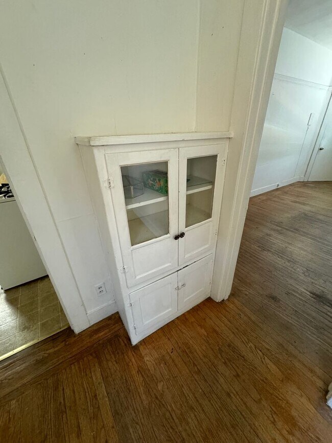 Building Photo - 3129 Broadway