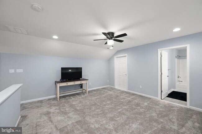 Building Photo - 26325 Tributary Blvd