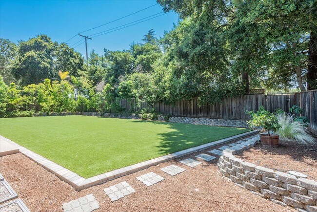 Building Photo - Wow! What a Great Home!