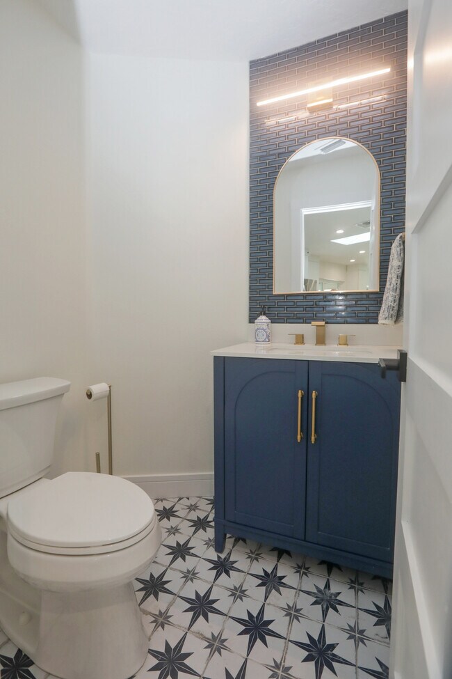 Building Photo - 8560 Heron Lagoon Cir
