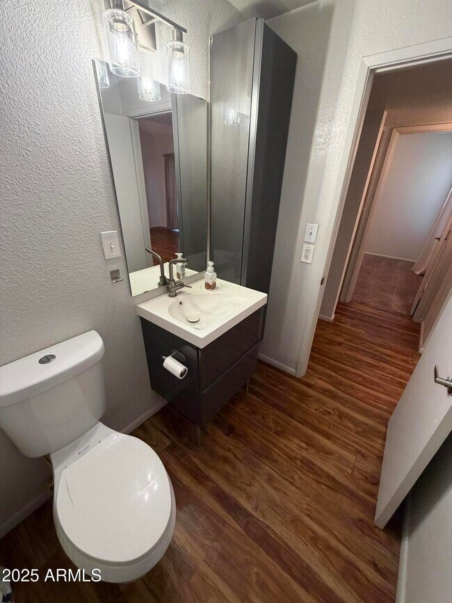 Building Photo - 6550 N 47th Ave