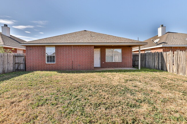 Building Photo - Half off First Full Month's rent ! /Quick Commute To Tech and Med Centers/ South Plains Electric ...