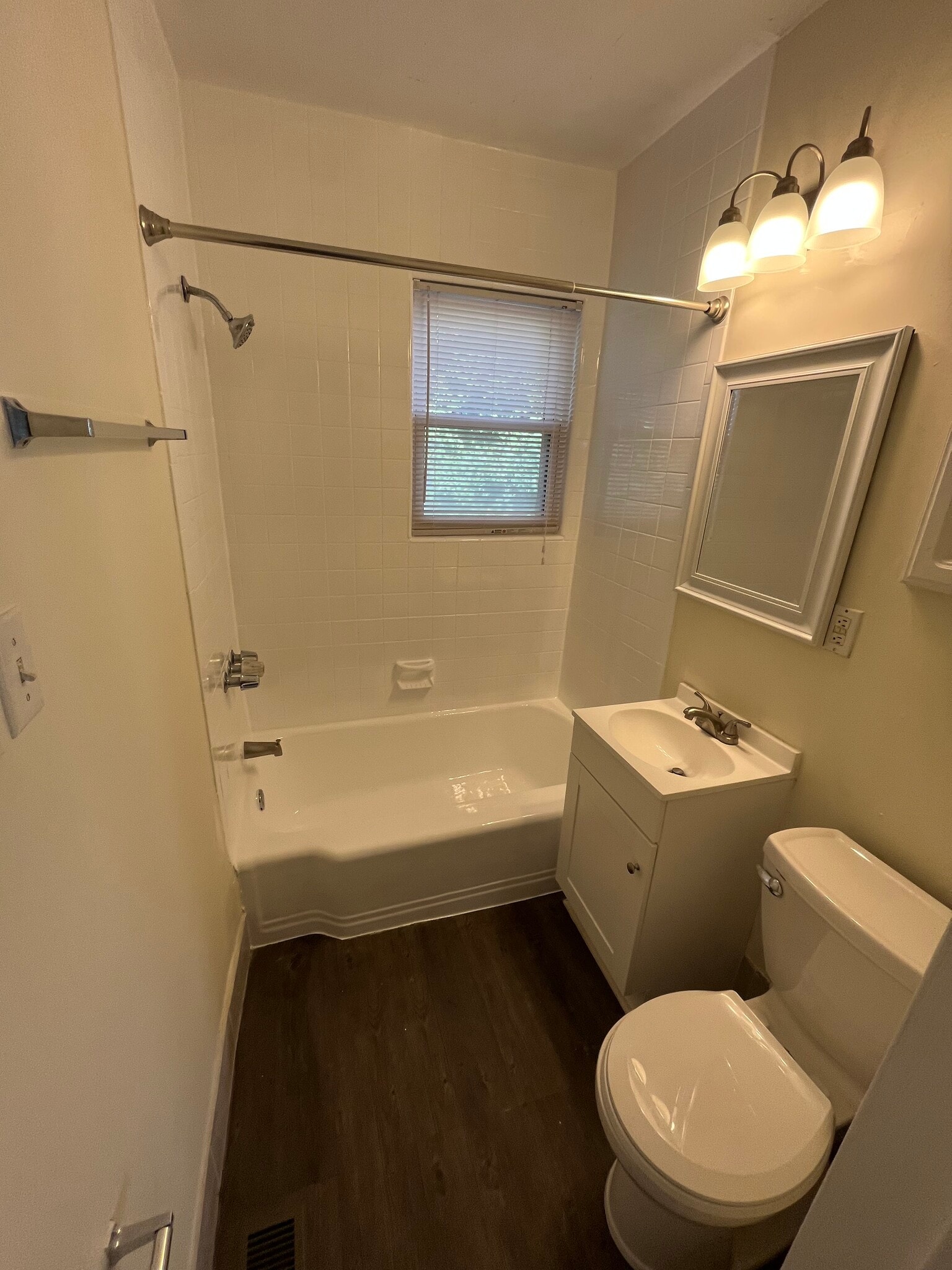 Building Photo - 300 Chamberlain St