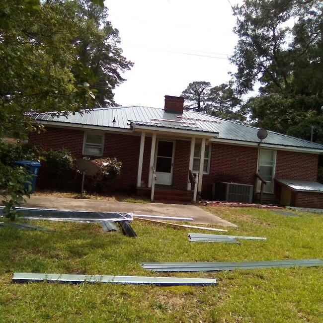 Building Photo - 3305 Carey Rd