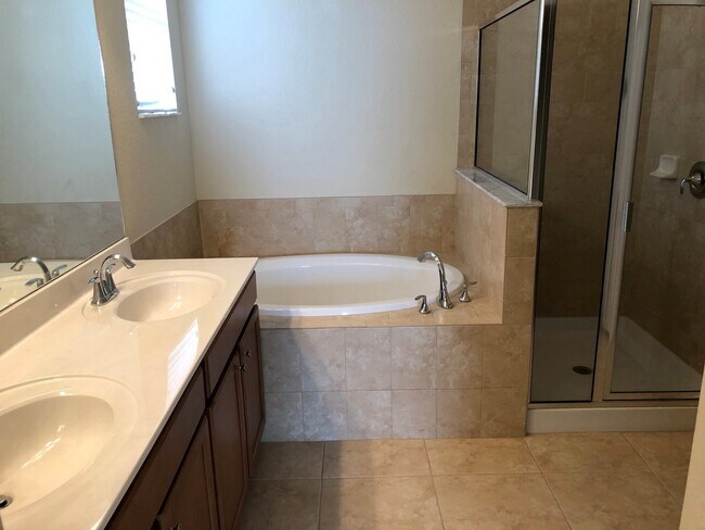 Building Photo - Stoneybrook 4BR/3BA Single Family Home in ...