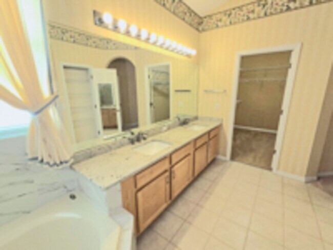 Building Photo - 691 Lakeworth Cir