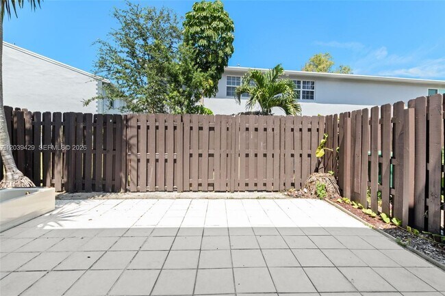 Building Photo - 1774 SW 81st Ln