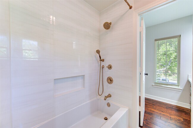 Building Photo - 12503 Whispering Sands Ct