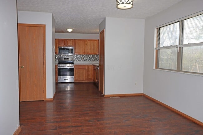 Building Photo - 1417 Wild Oats Dr