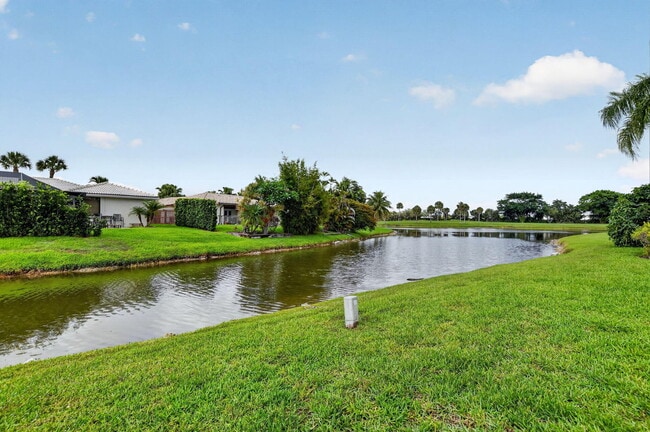 Building Photo - 10065 Camelback Ln