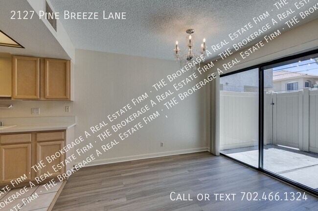 Building Photo - 2127 Pine Breeze Ln