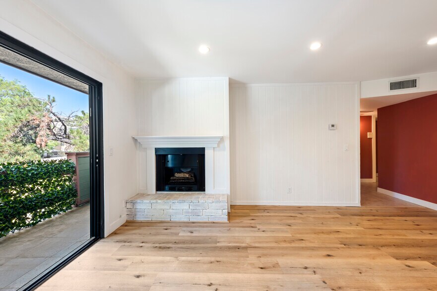 Building Photo - 4524 Tujunga Ave