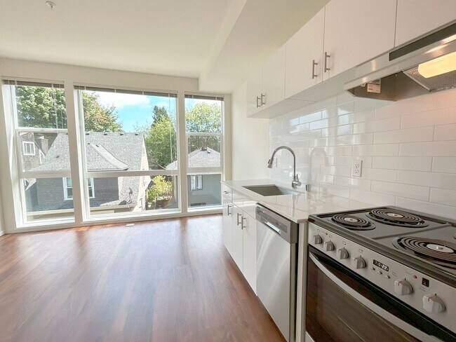 Interior Photo - Vue on Harvard