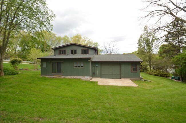 Building Photo - 872 Thomas Ave
