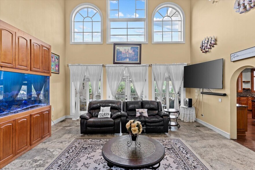Building Photo - 200 Asphodel Dr