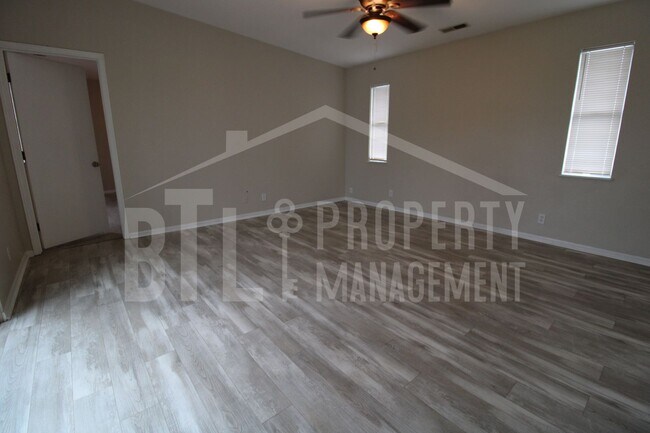 Building Photo - Beautiful 3BR Home in The Highlands Subdivision