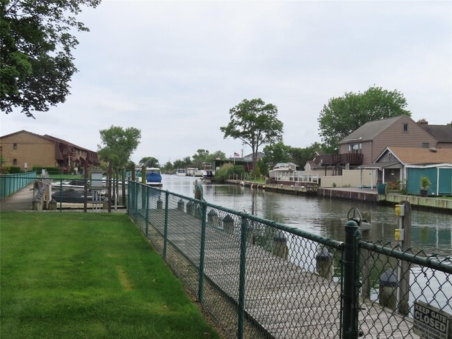 Building Photo - 103 Mariners Way