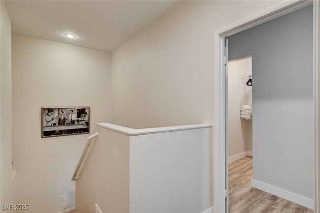 Building Photo - 251 S Green Valley Pkwy