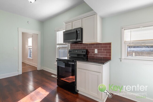 Building Photo - N Jefferson Duplex