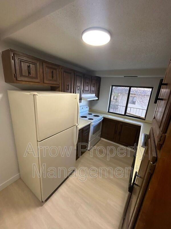 Building Photo - 207 E Arbor Ave