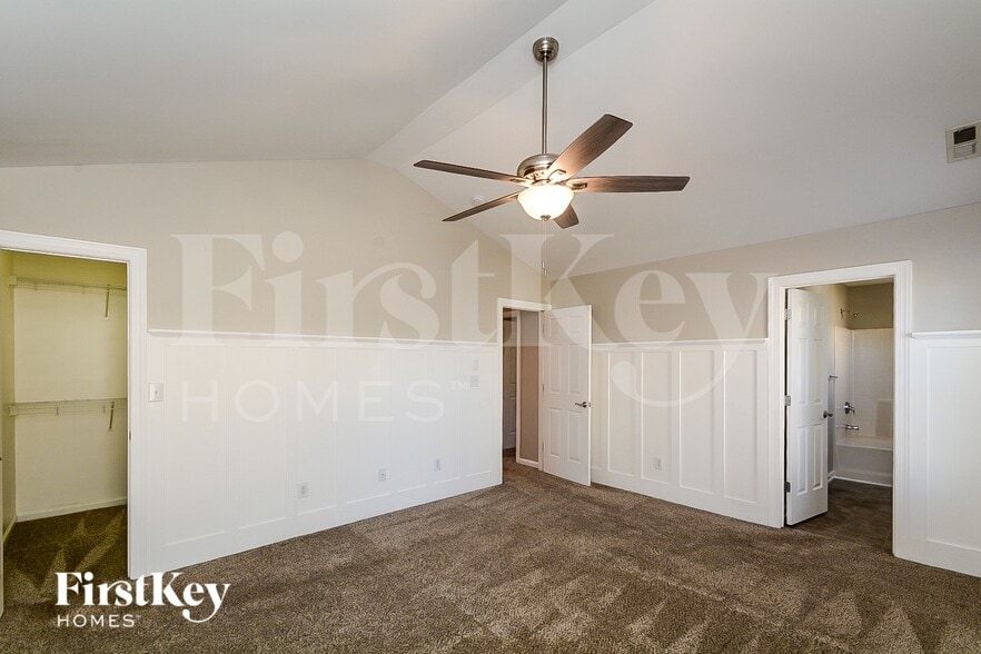 Building Photo - 105 Namath Ct