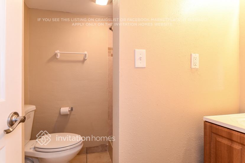Building Photo - 3824 Sail Dr
