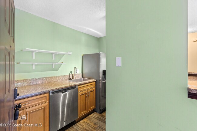 Building Photo - 225 S Tropical Trail
