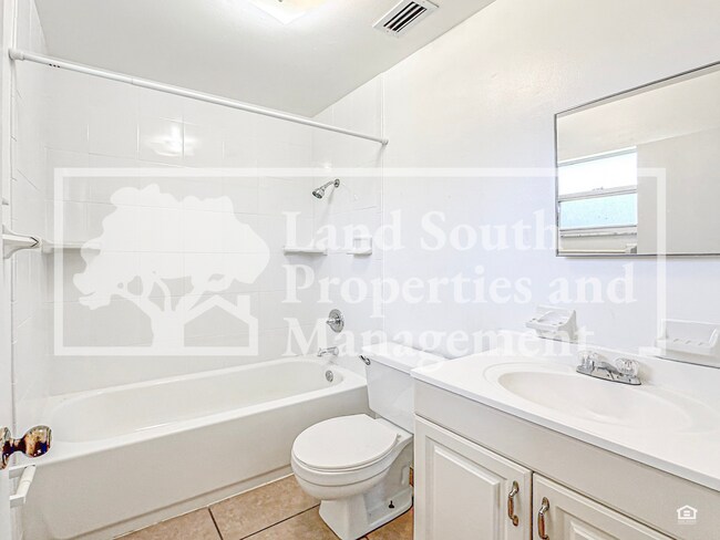 Building Photo - CRY2527