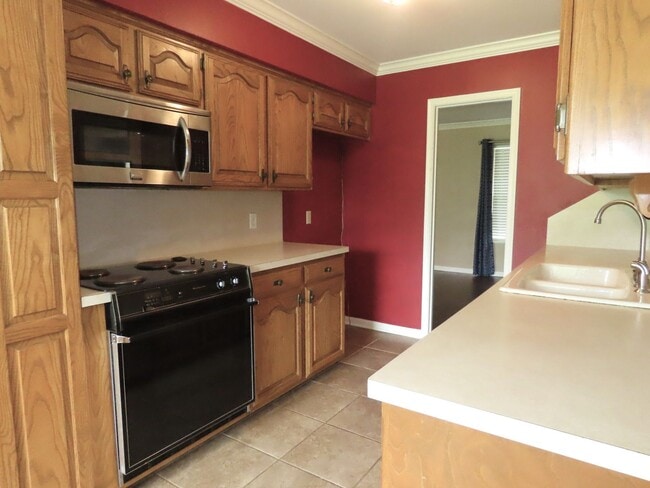 Building Photo - South Tyler! Lovely 3 Bedroom, 2 Bath Hous...