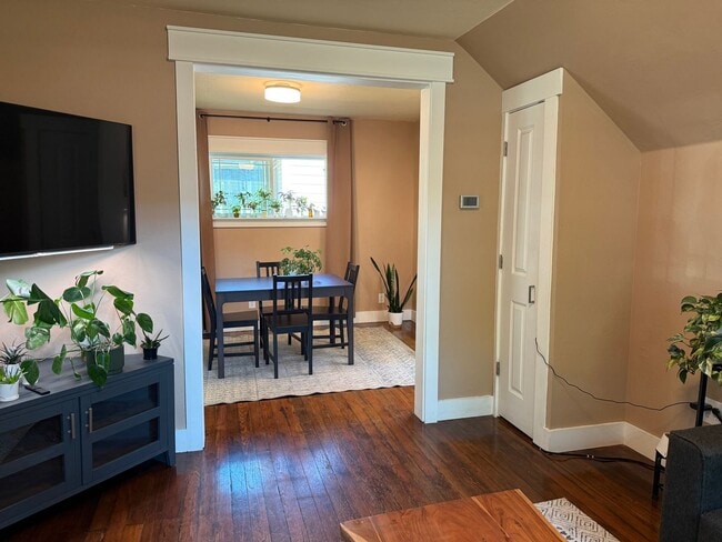 Building Photo - Charming Kalispell Home