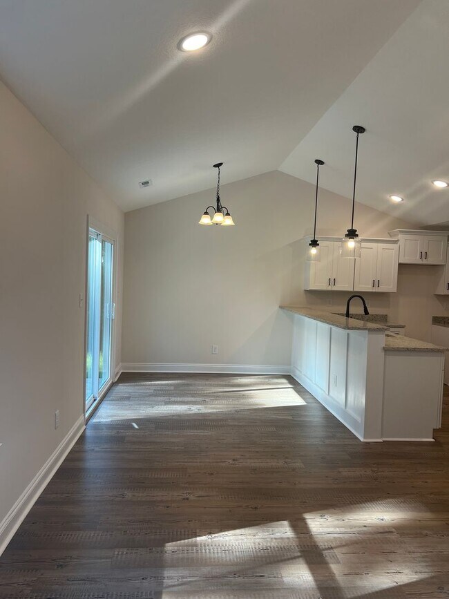 Building Photo - BEAUTIFUL NEW home!!! ??? 3 Bedrooms, 2 Ba...