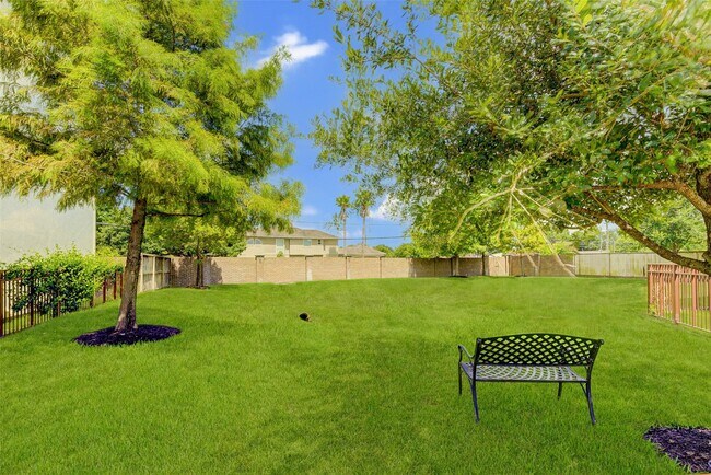 Building Photo - 5710 Brancott Way