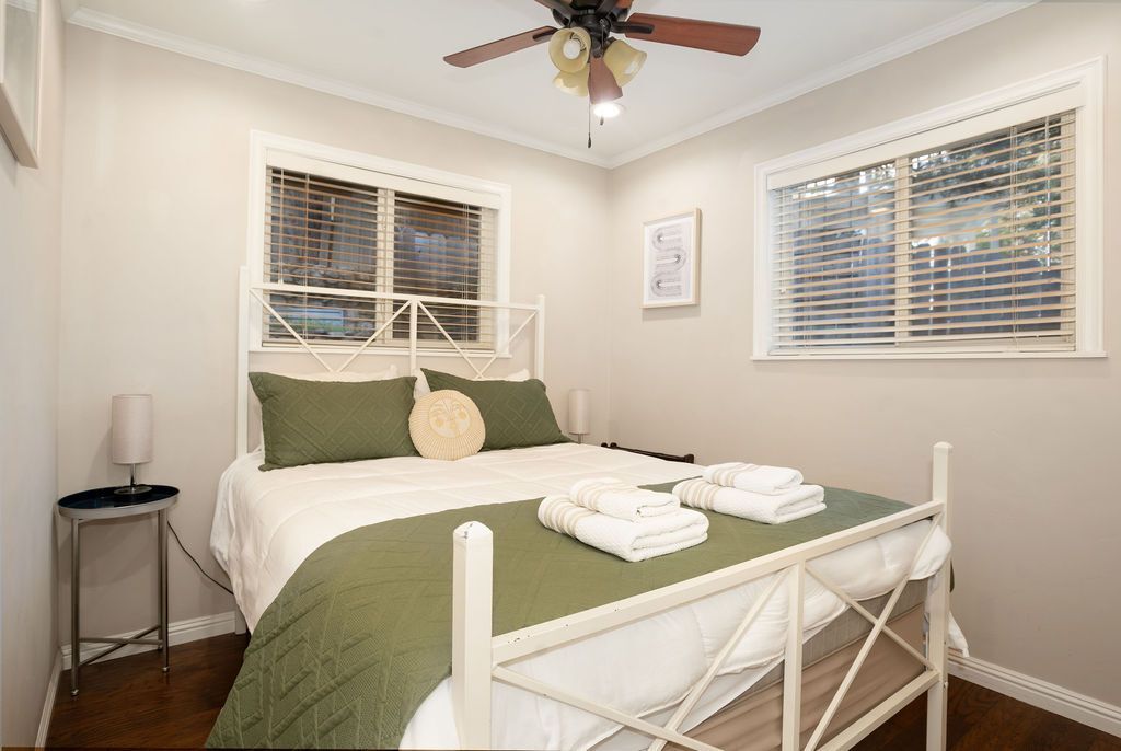 Building Photo - 24933 Faulhorn Dr