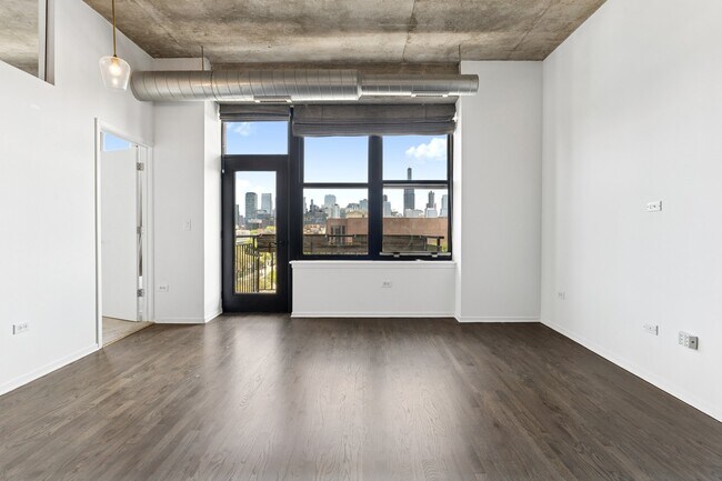 Building Photo - 6 S Laflin St