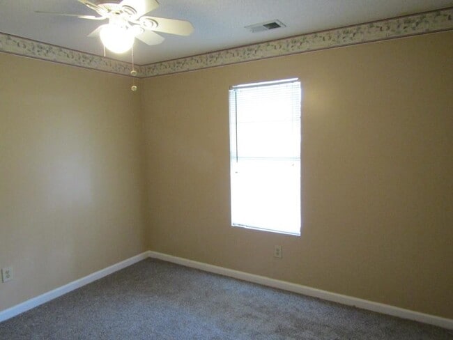 Building Photo - 1095 Plantation Dr
