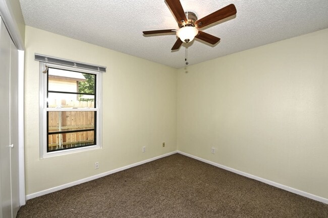 Building Photo - 3410 Ridge Ash