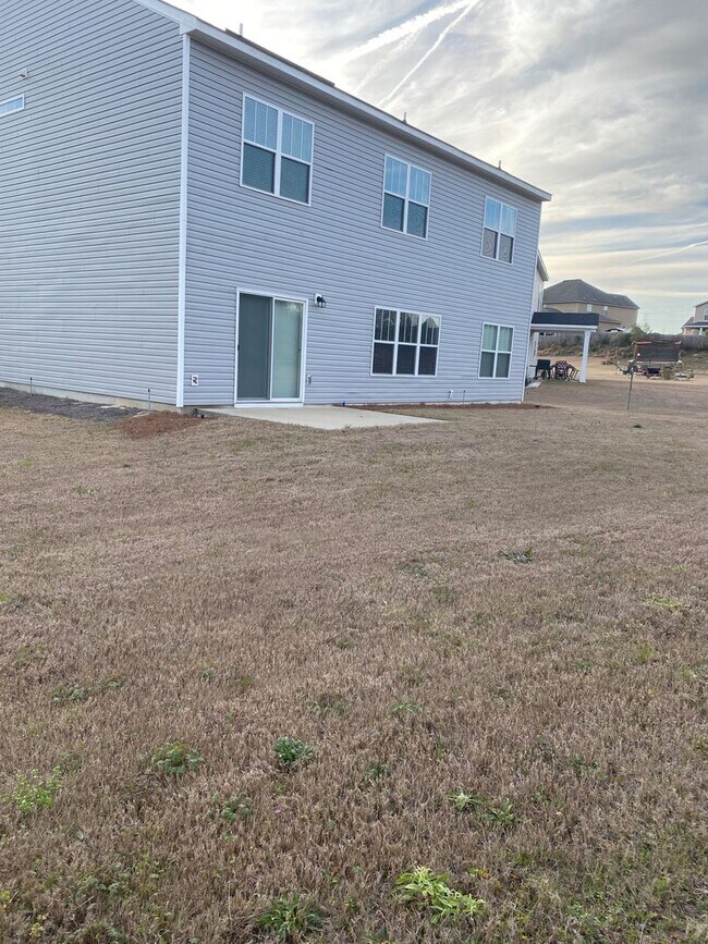 Building Photo - Spacious 5-Bedroom Home with Open Foyer - Move-In Ready! **Close to Fort Gordon, Hospitals, and I...