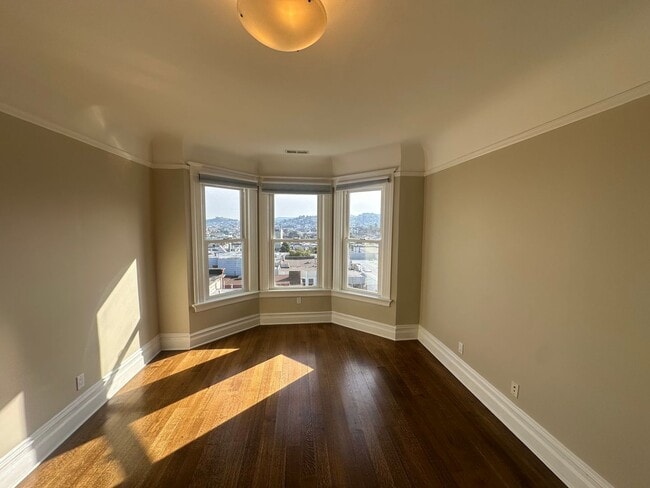 Building Photo - 817-821 Oak Street (7057r)