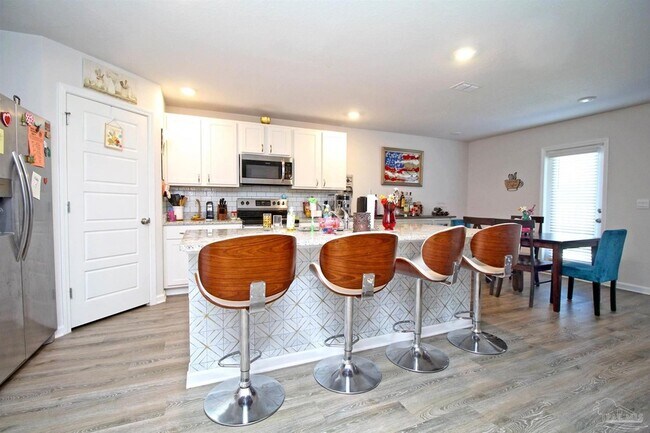 Building Photo - 6376 Burrow Ln