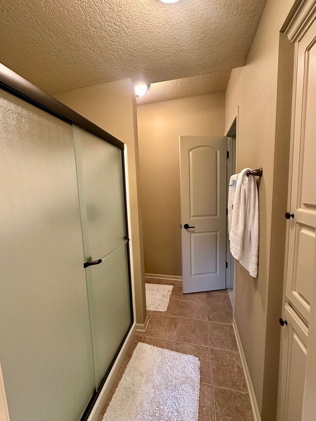 Building Photo - {9003} Wilshire Farms Reverse 1.5 Story Ho...