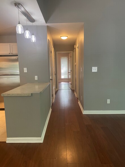 Building Photo - 4110 Sedgewood Dr
