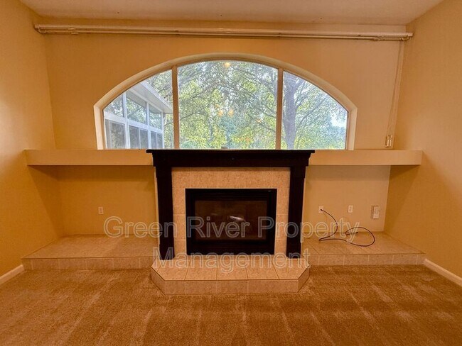 Building Photo - 8716 Canopy Oaks Dr