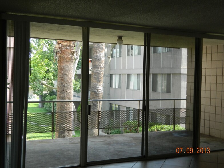 Building Photo - 6979 Palm Ct