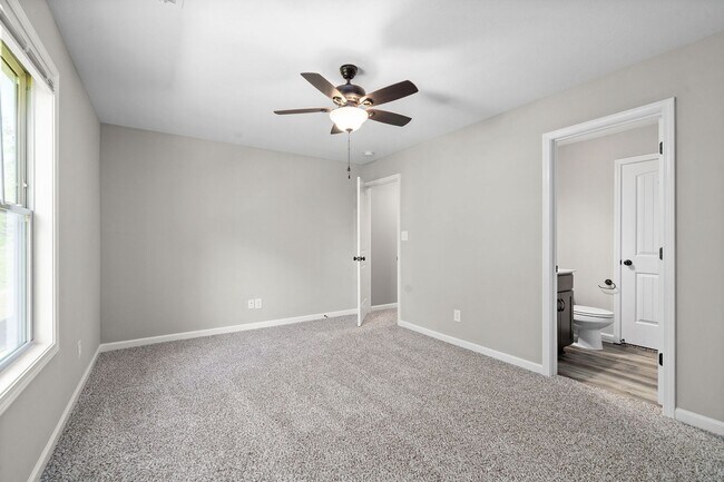 Building Photo - 260 Smithson Ln