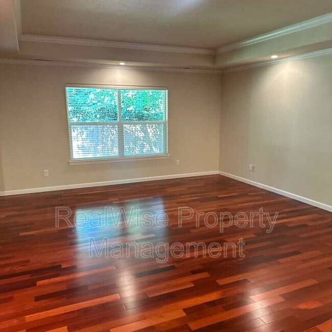 Building Photo - 115 Wagon Wheel Dr