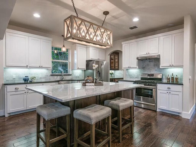 Building Photo - 1905 Frazier Ave