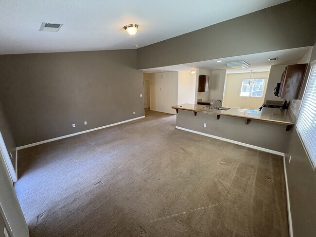 Building Photo - 3431 N Linda Vista St