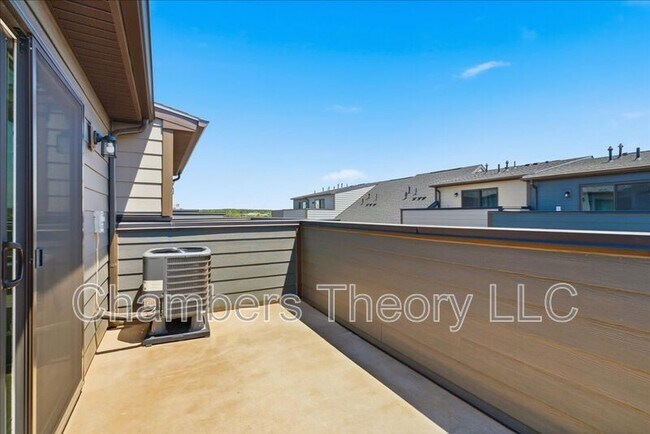 Building Photo - 4322 Ellipse Ter