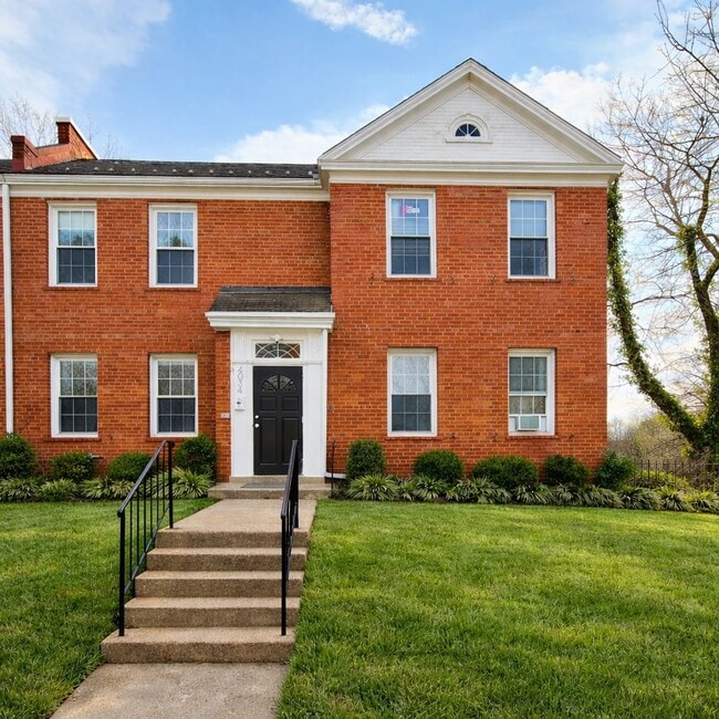 front - 4034 Calvert St NW